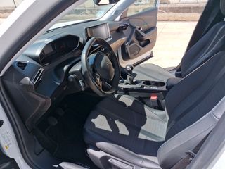 Peugeot 2008 2021