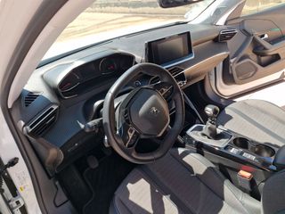 Peugeot 2008 2021