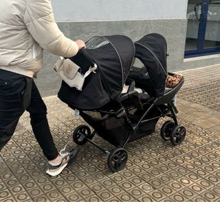 Silla gemelar Graco negra. Usada por 3 meses.