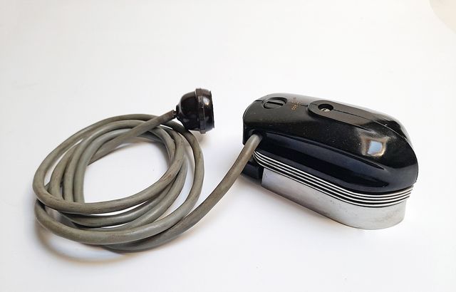 Ferro Engomar Antigo Portátil