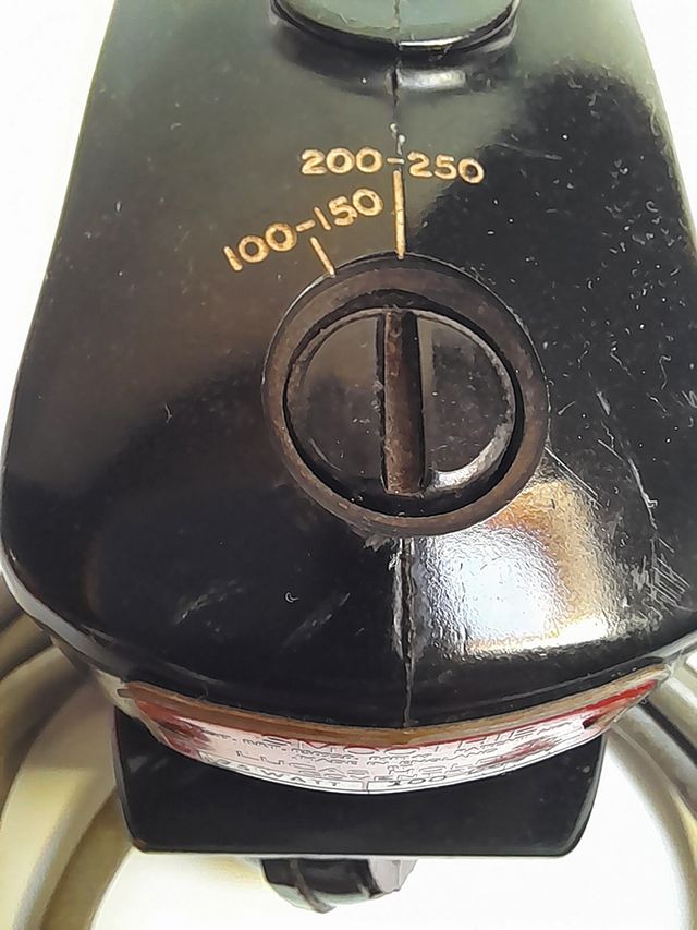 Ferro Engomar Antigo Portátil