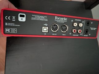 Focusrite Scarlett 2i4 (2ª Gen) - Interfaz Audio