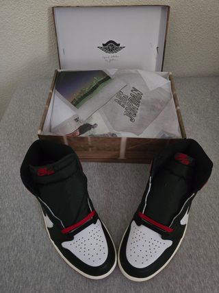 Air Jordan 1 Retro 'Black Toe Reimagined' 41 EU