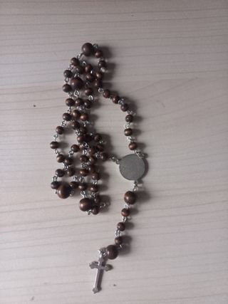 7 Rosarios de madera y cristal