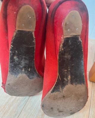 Zapatillas rojas con lazo