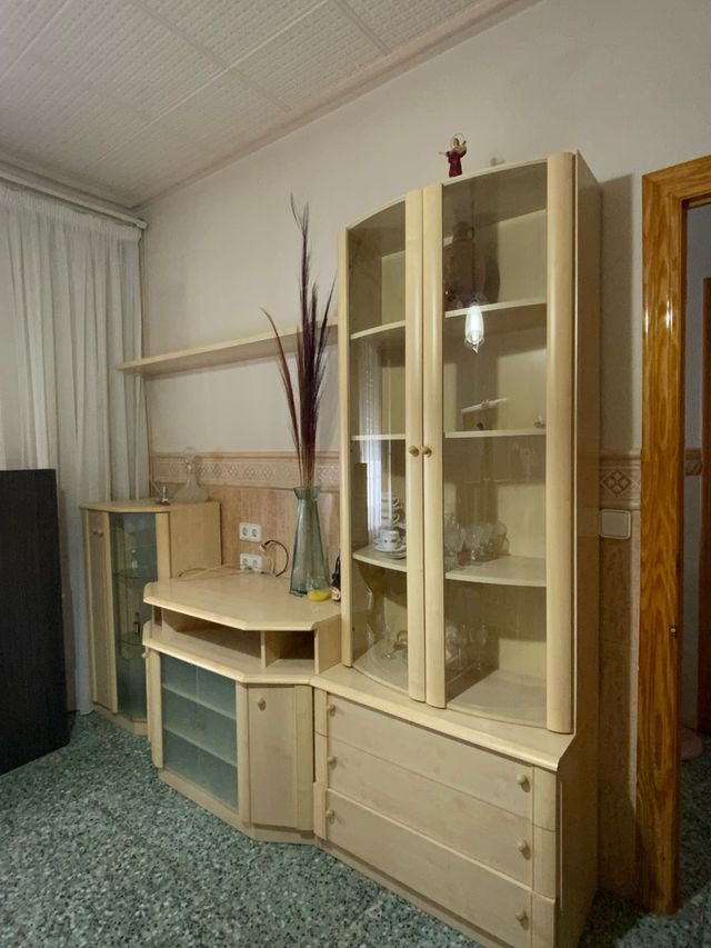 Mueble salón madera clara - Vitrina