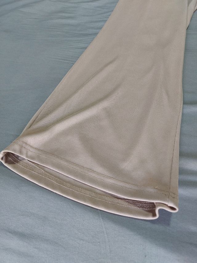 Pantalón palazzo beige