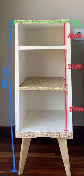 Estantería blanca y beige