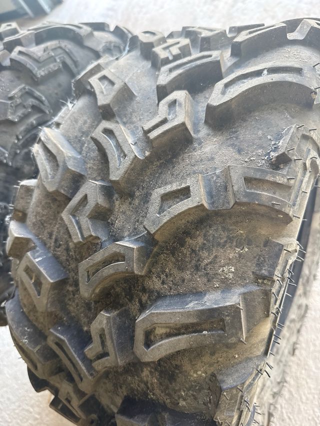 Neumáticos usados quad/buggy 27x11.00-14