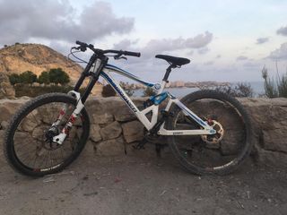 Mondraker Summum Pro Team DH