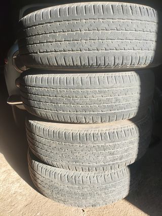Llantas 205/70 R15 y neumático 