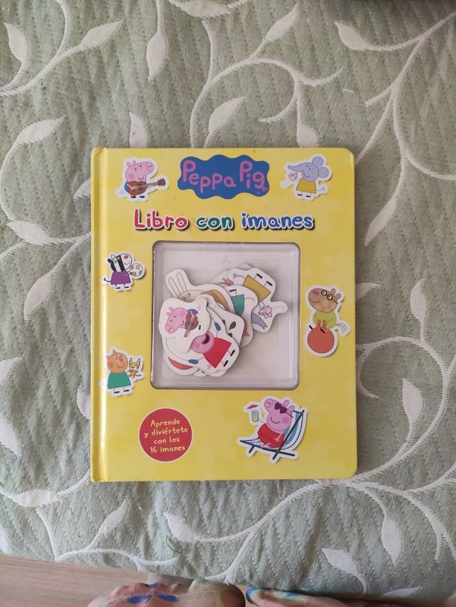 Libro Peppa Pig con imanes