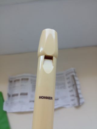 Flauta dulce Hohner soprano C con funda y guía