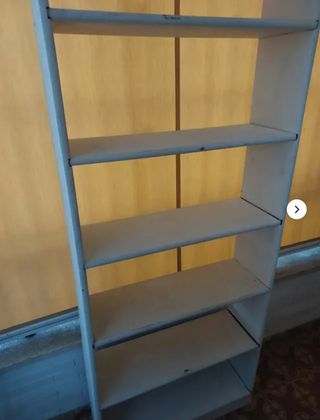 Estantería de madera