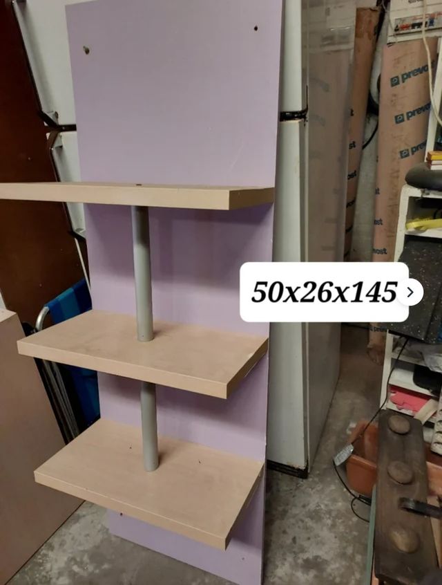 Estantería de madera