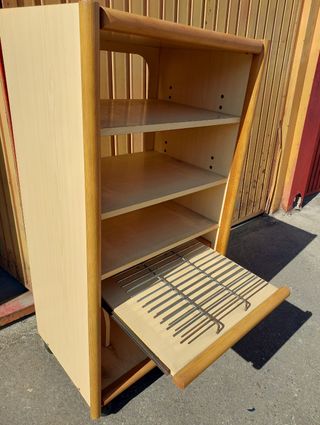 Estantería de madera