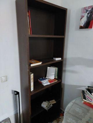 Estantería de madera