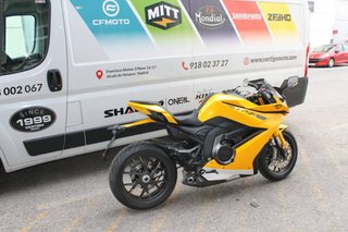 MITT 775R - Moto deportiva verde