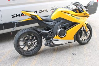 MITT 775R - Moto deportiva verde