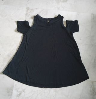 Blusa negra hombros descubiertos