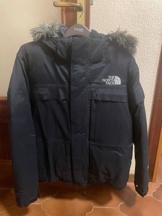Chaqueta The North Face negra HyVent