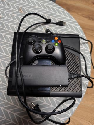 Xbox 360 Negra - Segunda Mano
Para piezas