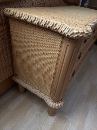 Dormitorio ratán: cama,cómoda, cabecero, 2 mesitas