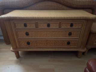 Dormitorio ratán: cama,cómoda, cabecero, 2 mesitas