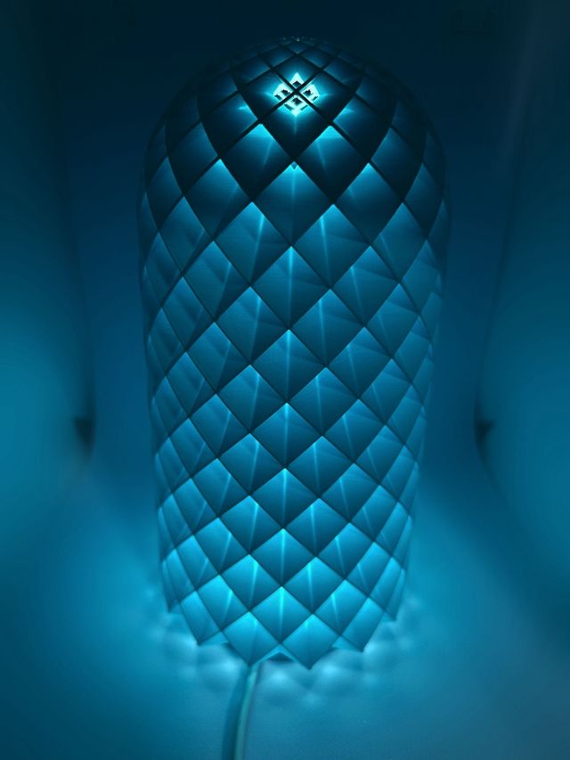 Lampada da comodino 3D poligonale blu