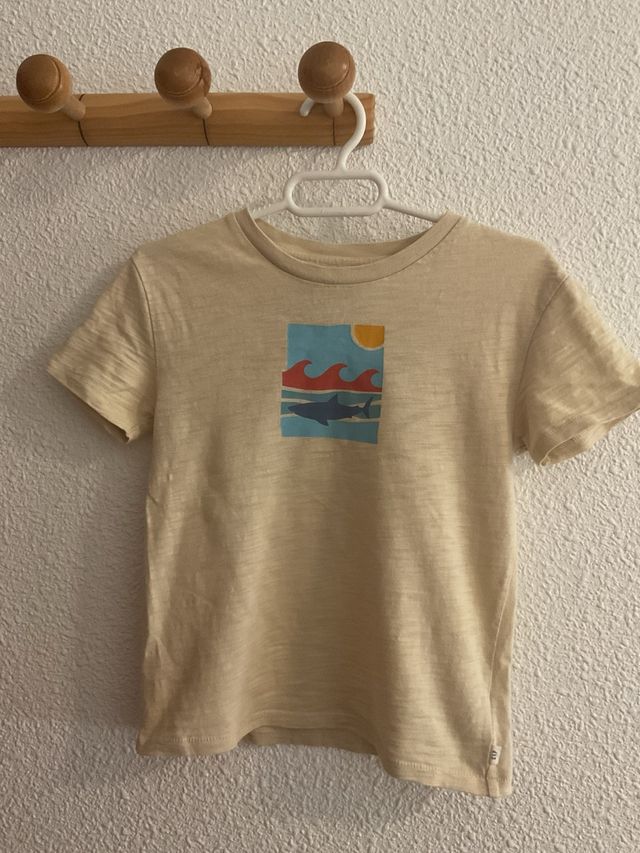 Camiseta niño Gap tiburón