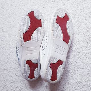 Zuecos sanitarios piel blanco unisex Dian