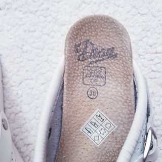 Zuecos sanitarios piel blanco unisex Dian