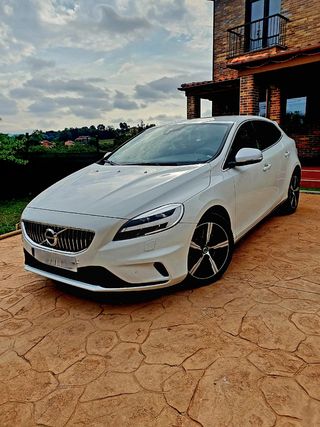 Volvo V40 2019