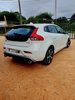 Volvo V40 2019