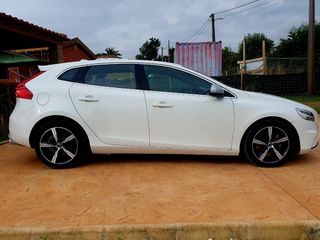 Volvo V40 2019