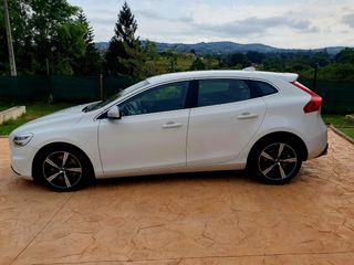 Volvo V40 2019