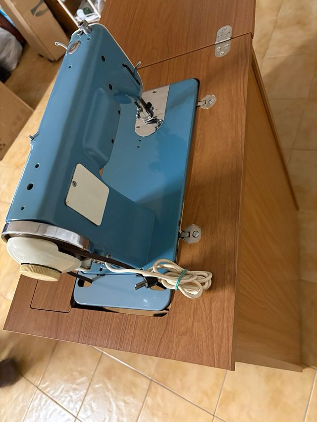 Máquina coser Sigma + mueble