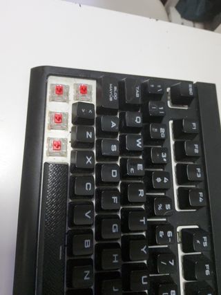 Teclado Corsair STRAFE RGB MK1 MX Cherry