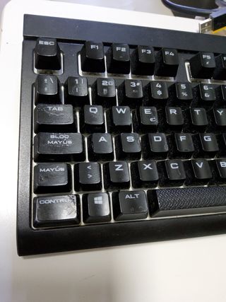 Teclado Corsair STRAFE RGB MK1 MX Cherry