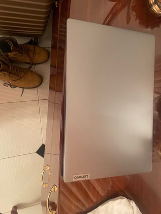 Lenovo Gris Plata - Portátil seminuevo