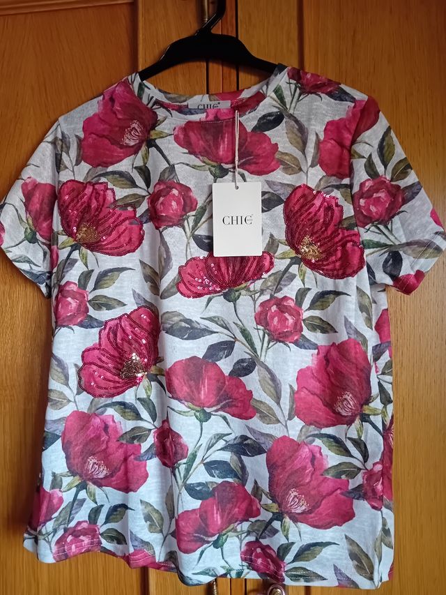 Blusa Chic floral-Manga corta