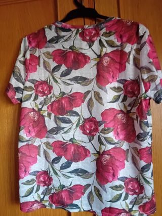 Blusa Chic floral-Manga corta