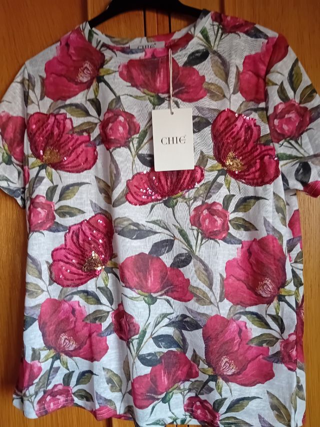 Blusa Chic floral-Manga corta