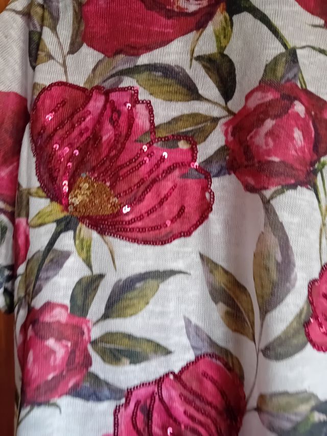 Blusa Chic floral-Manga corta