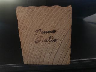 Civetta in legno intagliato a mano