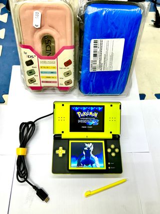 Nintendo DS Lite Giallo&Nero + Giochi