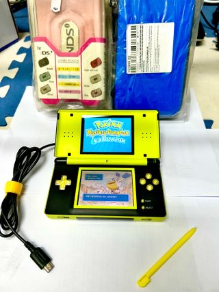 Nintendo DS Lite Giallo&Nero + Giochi