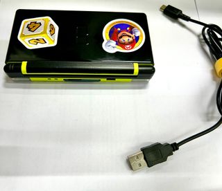 Nintendo DS Lite Giallo&Nero + Giochi