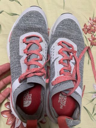 Zapatillas The North Face VECTIV Gris Rosa