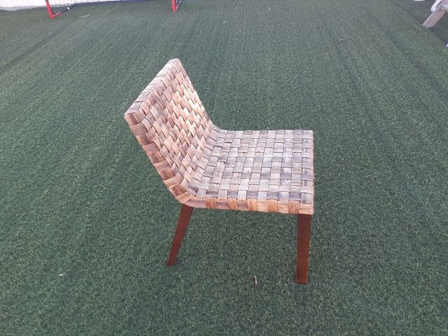 Silla mimbre marrón